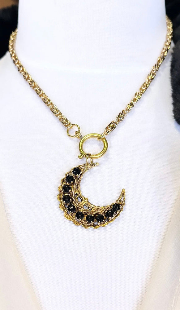 AZ442 Vintage Crescent Moon Necklace - Black Stones