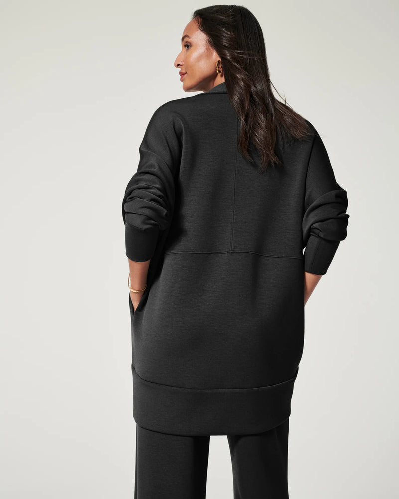 Air Essentials Cocoon-Very Black