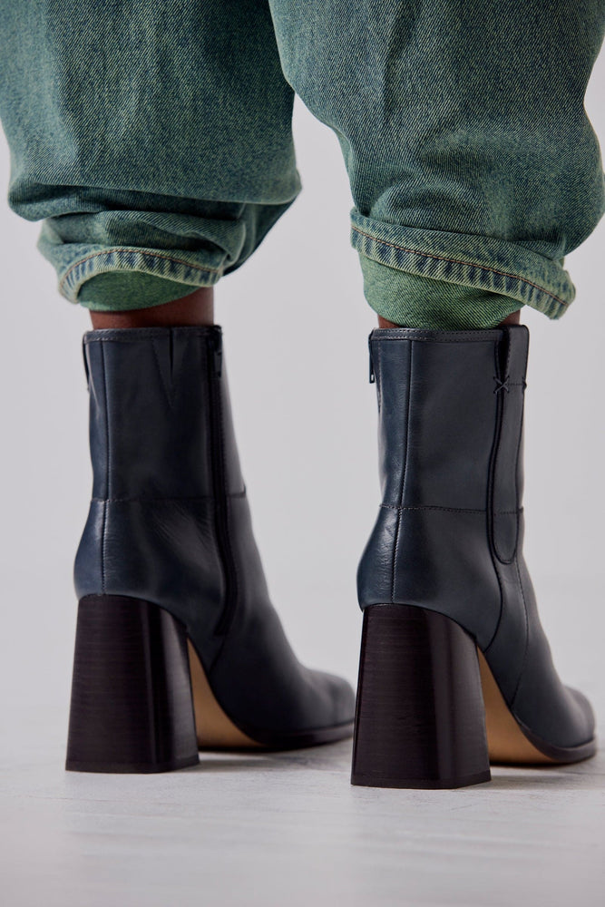 CHARLES & KEITH Boots & Ankle Boots sale - discounted price | FASHIOLA INDIA