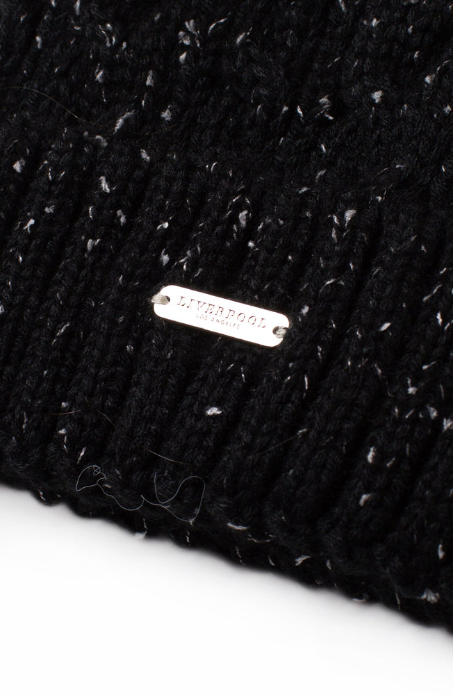 Cable Knit Beanie w Faux Fur-Black/White